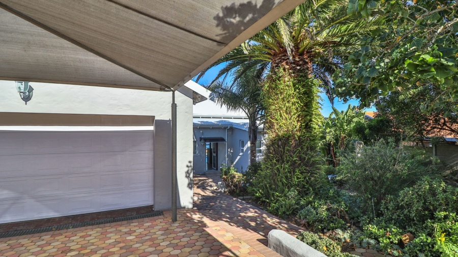 To Let 3 Bedroom Property for Rent in Dana Bay Western Cape